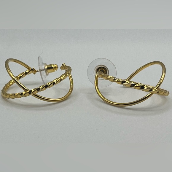 ✨ Gold-Tone Criss-Cross Hoop Earrings ✨ - Picture 3 of 4